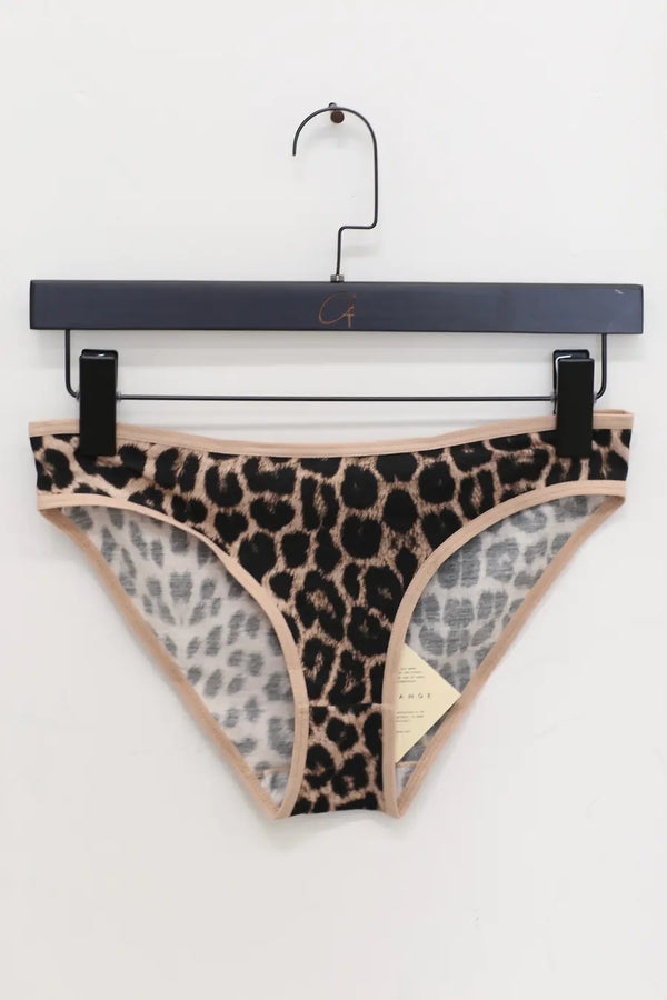 BASERANGE Flared Shorts UNBE Collection France Portugal BAS-UNBE-BLP-SP24-BALWEN Leopard UNBE-BL